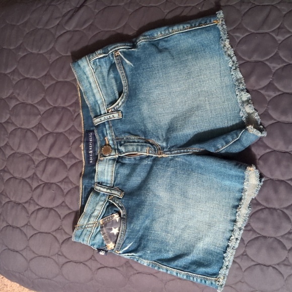 Rock & Republic Jean Shorts size 4 - Picture 1 of 4